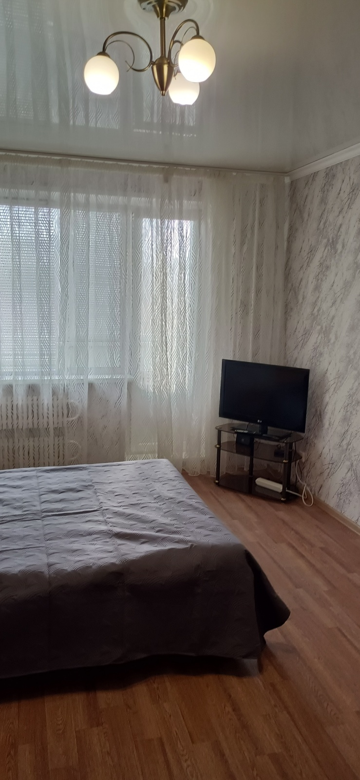 1-комн. кв .с евроремонтом в Старом Осколе, р-н Ледового Дворца,М-н Солнечный,9а.