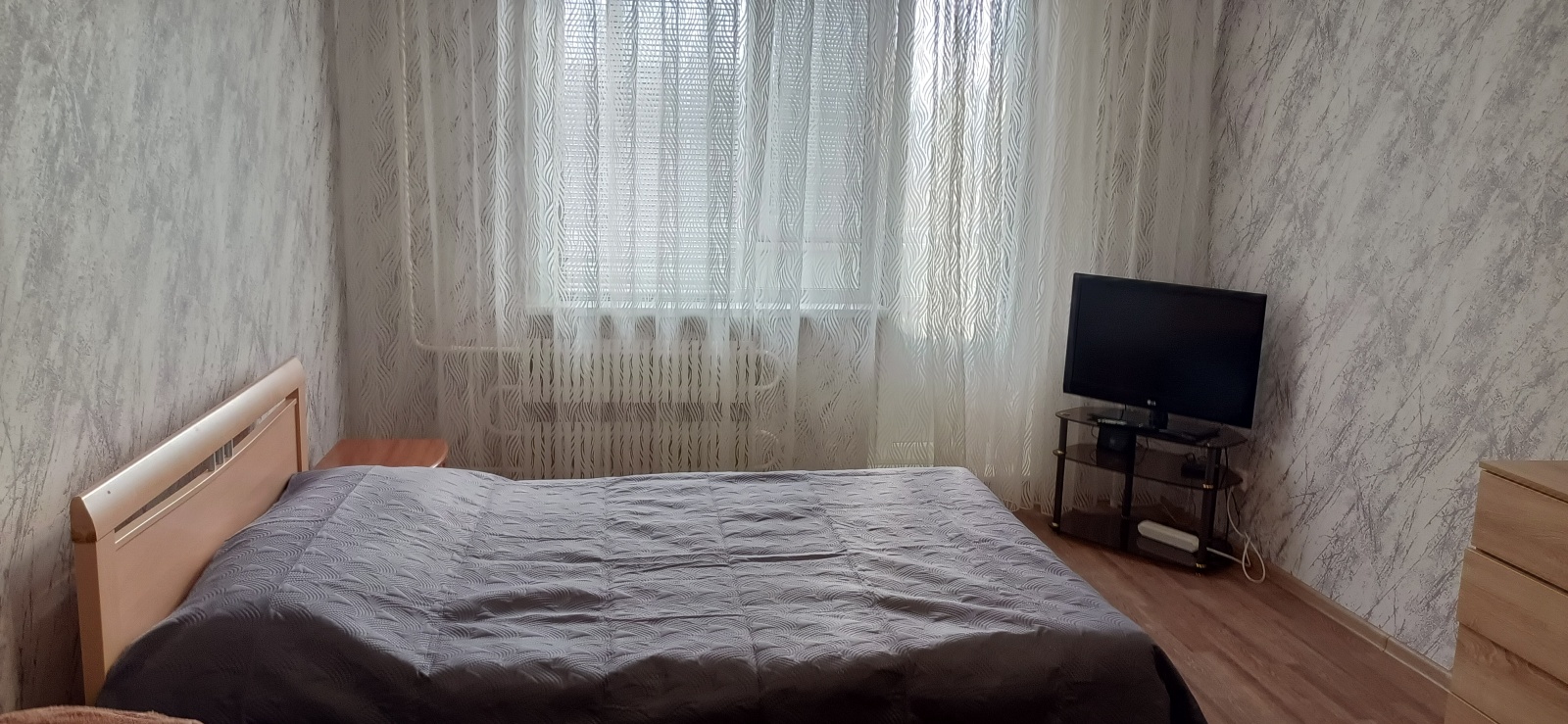 1-комн. кв .с евроремонтом в Старом Осколе, р-н Ледового Дворца,М-н Солнечный,9а.